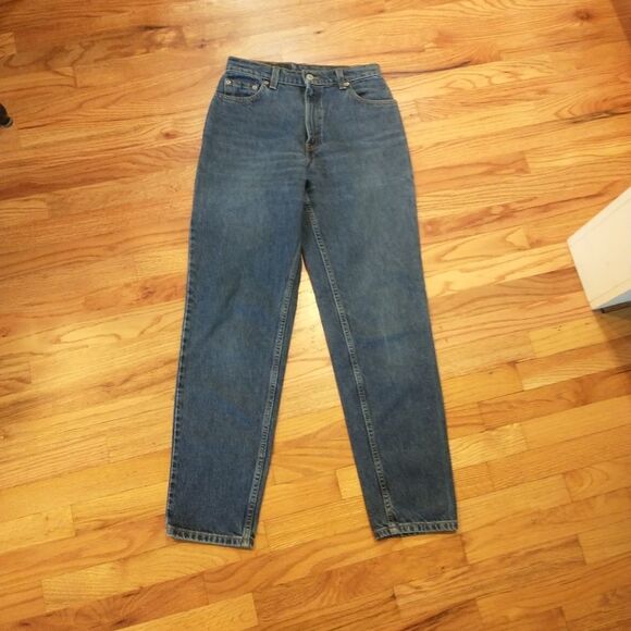 LEVIS VINTAGE 550 MEDIUM WASH HIGH RISE MOM JEANS 6 - Picture 2 of 4